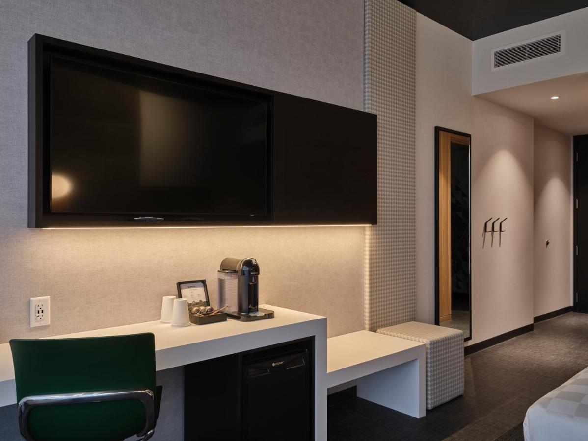 Alt Hotel Calgary University District ภายนอก รูปภาพ