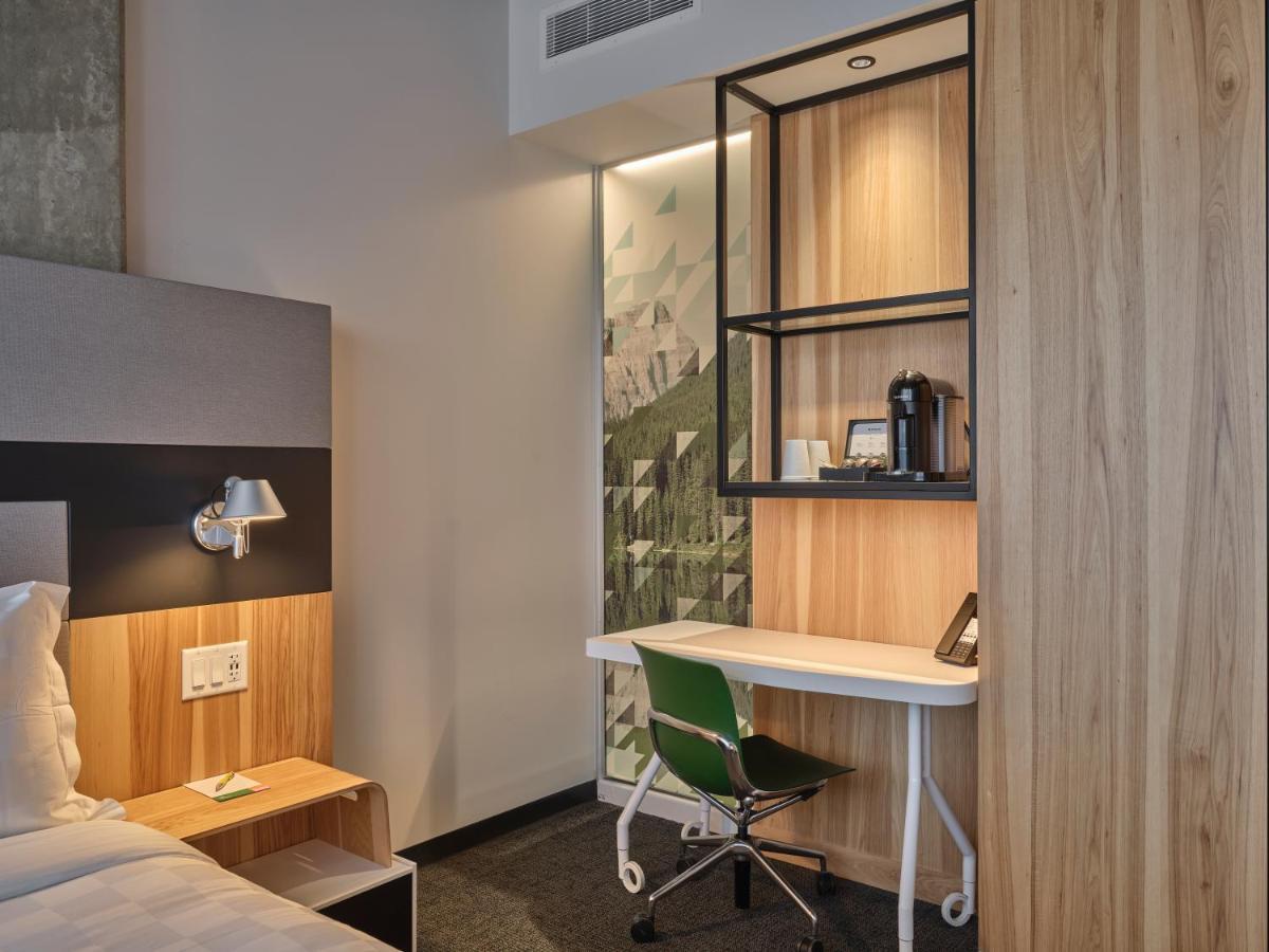 Alt Hotel Calgary University District ภายนอก รูปภาพ